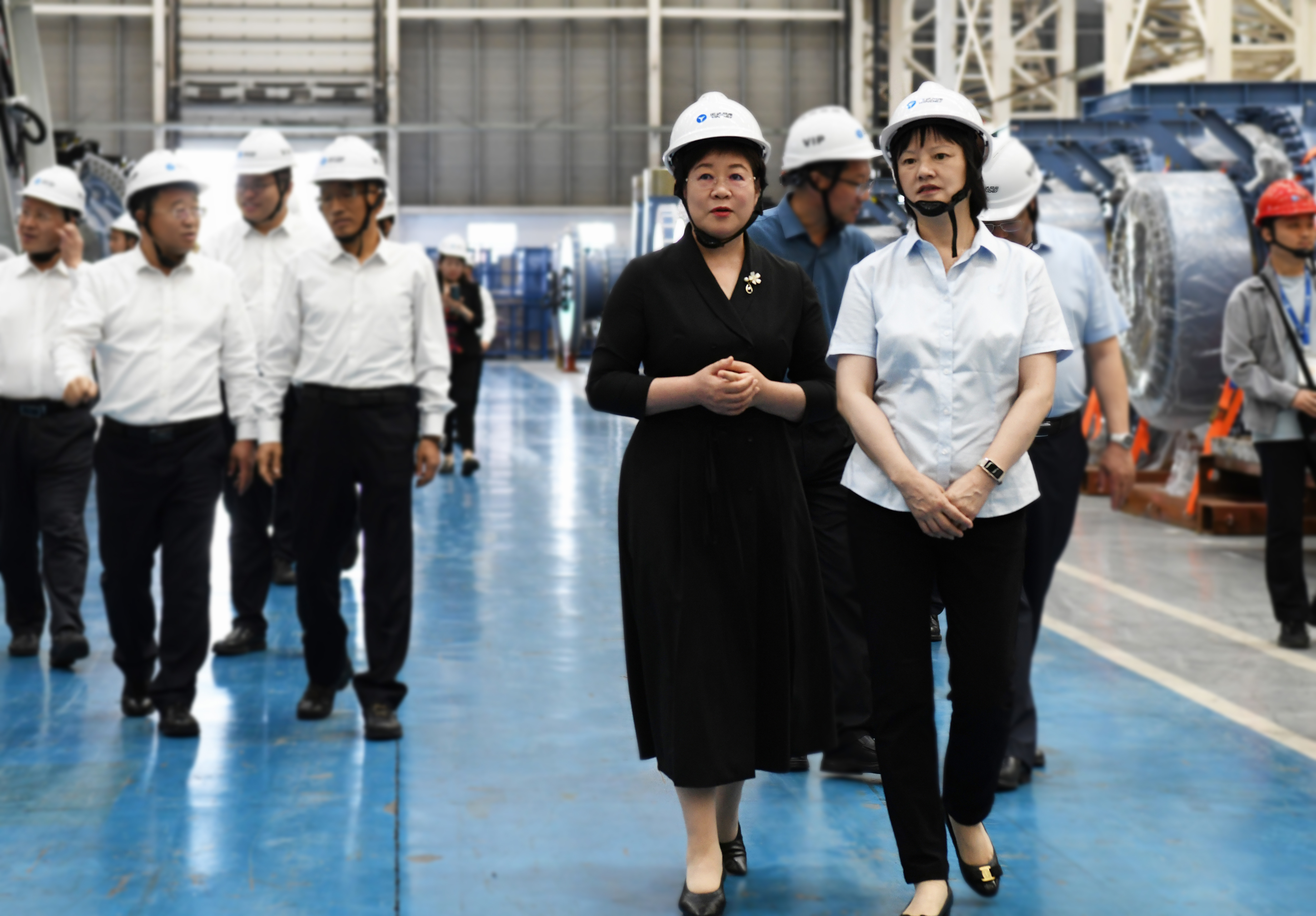 阿拉善盟盟委书记黄雅丽前往億彩网股份考察调研